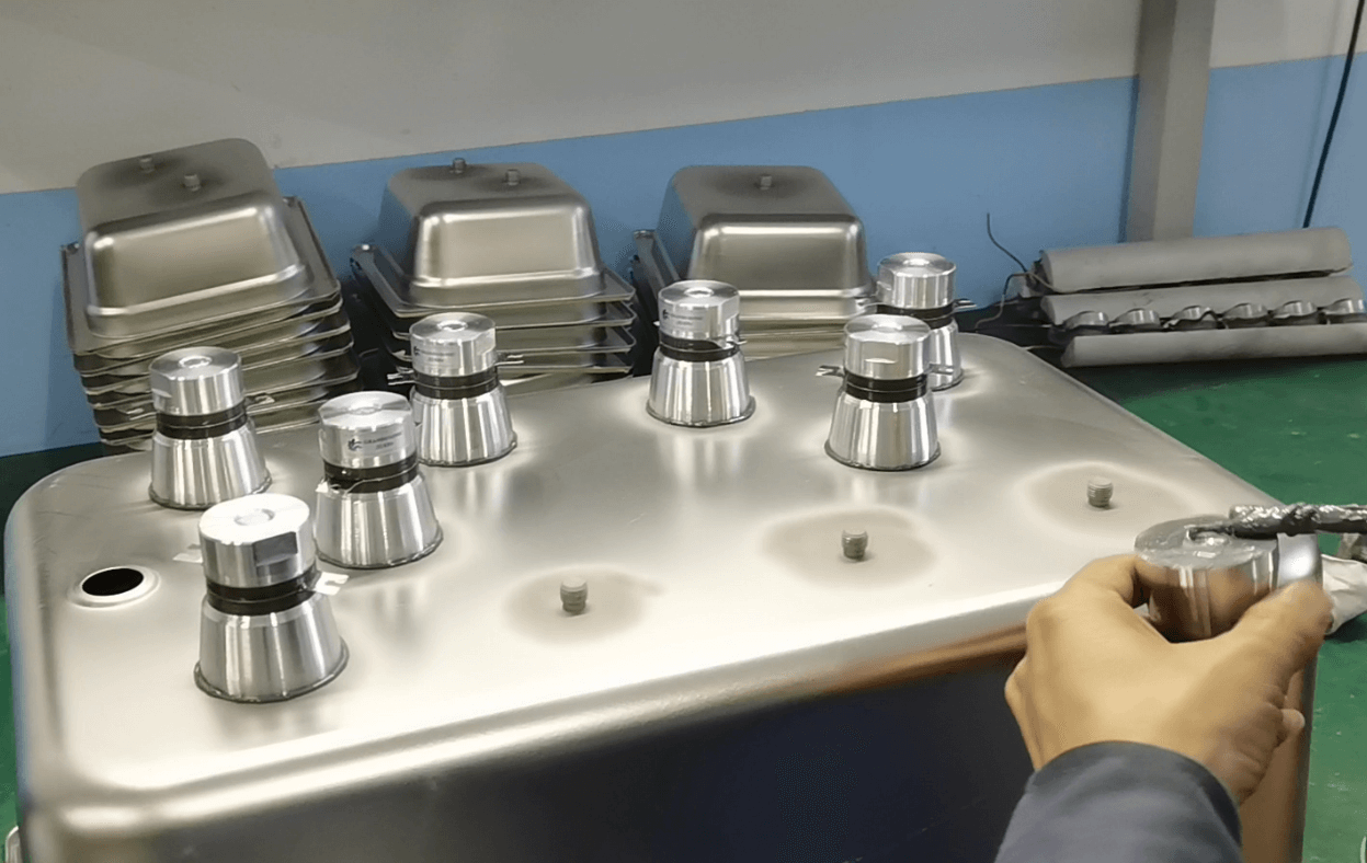 超聲波清洗機(jī)內(nèi)部結(jié)構(gòu) 超聲波清洗機(jī)內(nèi)部結(jié)構(gòu)